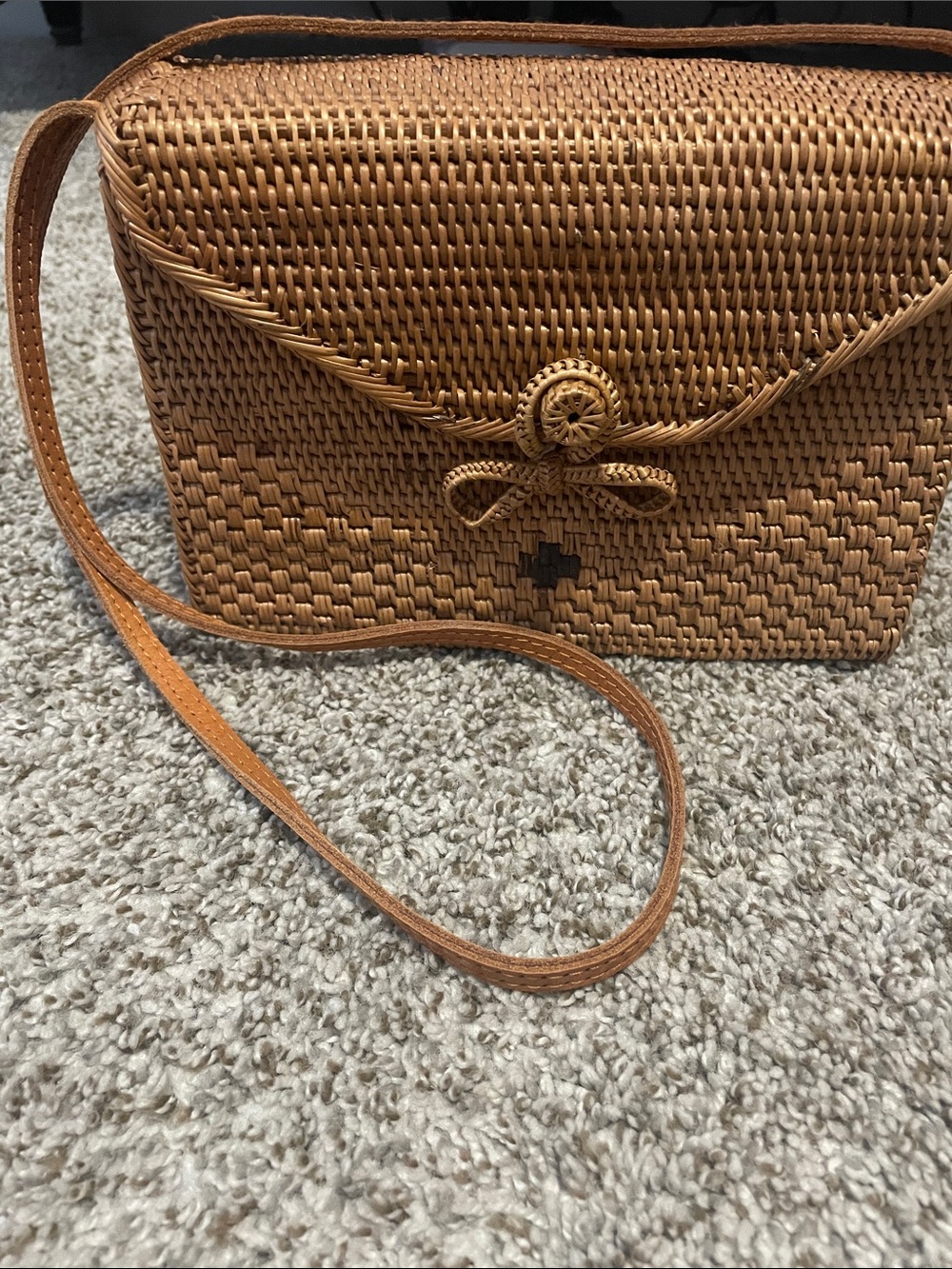 Woven Straw Bag in Tan with Knot Closure